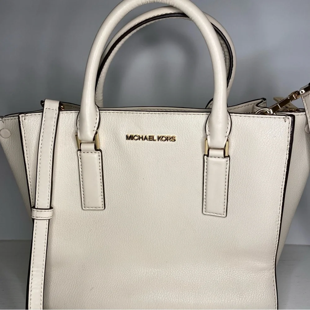 Michael Kors shoulder/ handbag - Picture 2 of 11